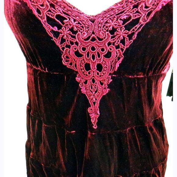Maroon velvet lace empire flare top - Picture 5 of 7